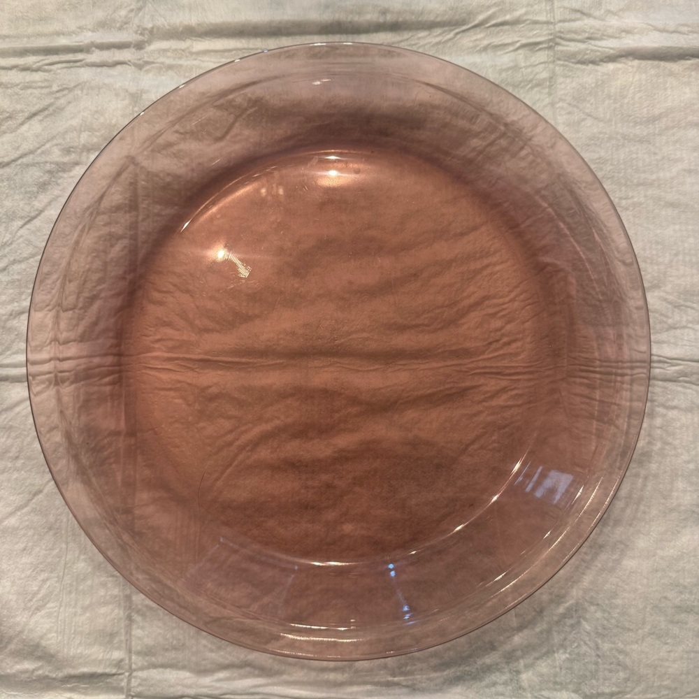 vintage Pyrex cranberry 9-inch pie plate (model #209)